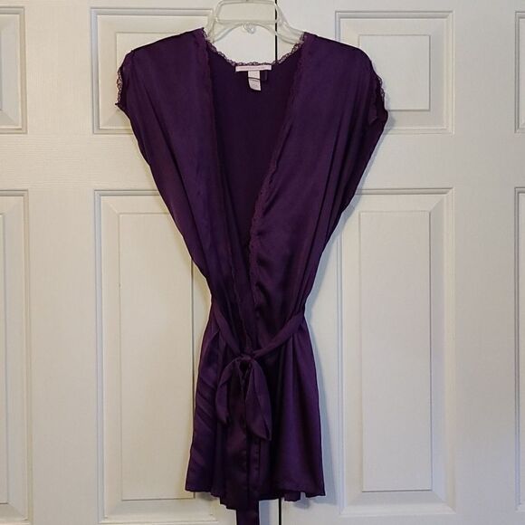 VS stain and lace dark purple robe - Picture 1 of 8